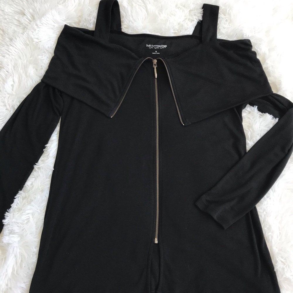 SOFT SURROUNDINGS OFF THE SHOULDER TUNIC.